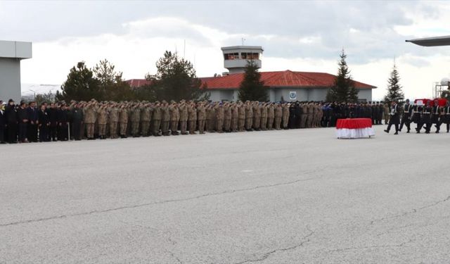 Pençe-Kilit Operasyonu bölgesinde şehit olan asker için Van'da tören düzenlendi