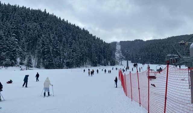 Yıldıztepe Kayak Merkezi'nde tatil yoğunluğu sürüyor