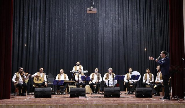 Çanakkale'de Roman müzisyenlerin kurduğu ilahi grubu ramazana hazırlanıyor
