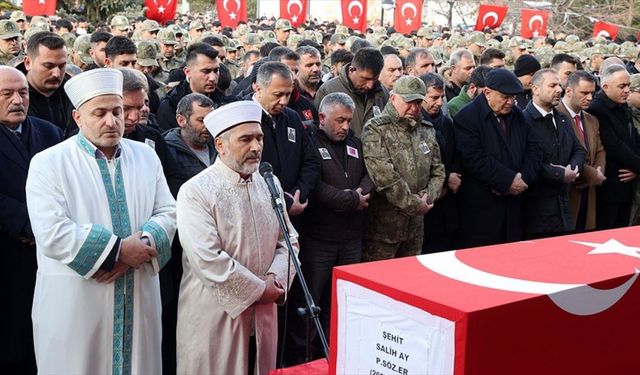 Pençe-Kilit Operasyonu'nda şehit olan Salih Ay, Erzincan'da son yolculuğuna uğurlandı