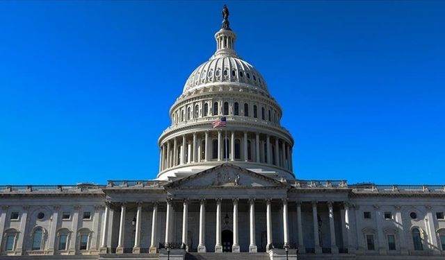 ABD Senatosu, istihbarata "yetkisiz dinleme" imkanı veren tartışmalı tasarının uzatılmasını onayladı