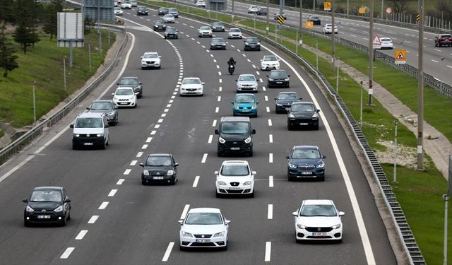 Anadolu Otoyolu'nun Bolu kesiminde bayram tatili dönüşü hareketliliği başladı