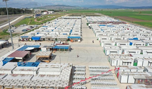 Kahramanmaraş'taki geçici barınma merkezlerinde bayram hazırlığı