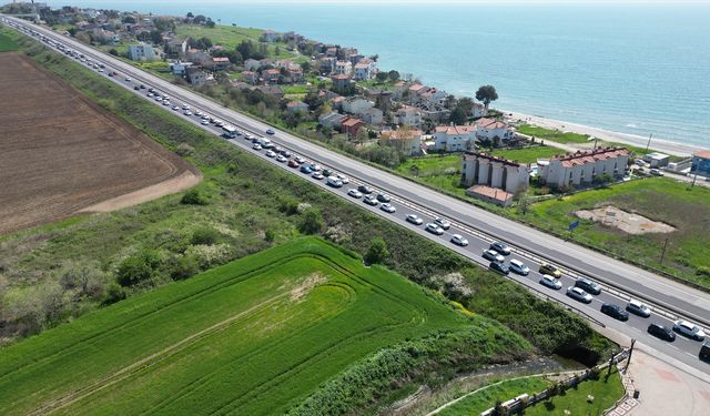 Tekirdağ-İstanbul kara yolunda trafik yoğunluğu yaşanıyor