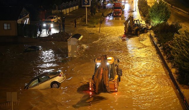 Hatay'da sağanak hayatı olumsuz etkiledi