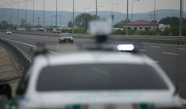 Kuzey Marmara Otoyolu'nda trafik güvenliği için 24 saat hız denetimi yapılıyor