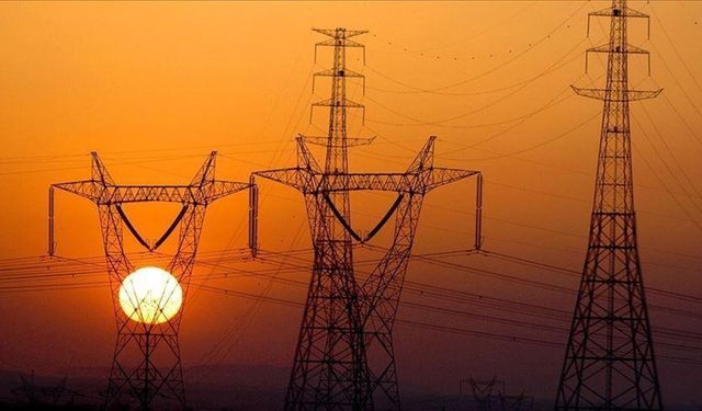 Türkiye'nin elektrikte kurulu gücünün 2028'de 184 bin megavatı geçmesi bekleniyor