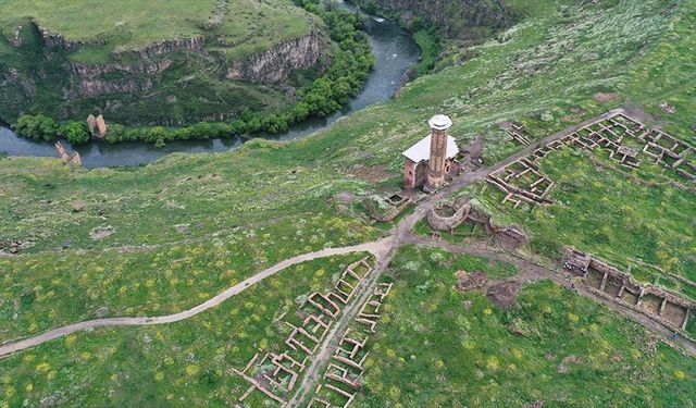 Ani Ören Yeri'nde yeni sezonun kazı çalışmalarına başlandı