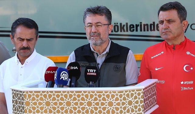 Bakan Yumaklı: (Çanakkale'deki yangın) Alevlerin ilerlemesi durduruldu ancak şu an 'tamamen kontrol altında' diyemiyoruz