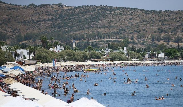 Muğla sahillerinde bayramın üçüncü gününde de yoğunluk sürdü