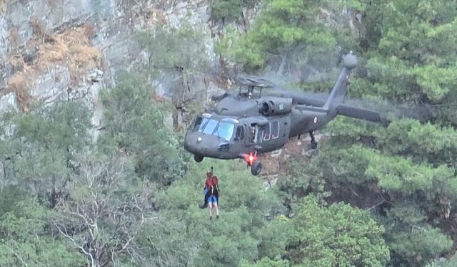 Balıkesir Şahindere Kanyonu'nda mahsur kalan 10 kişi kurtarıldı