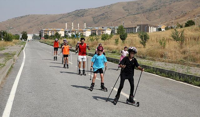 Muşlu kayakçılara, yazın sıcağı engel değil