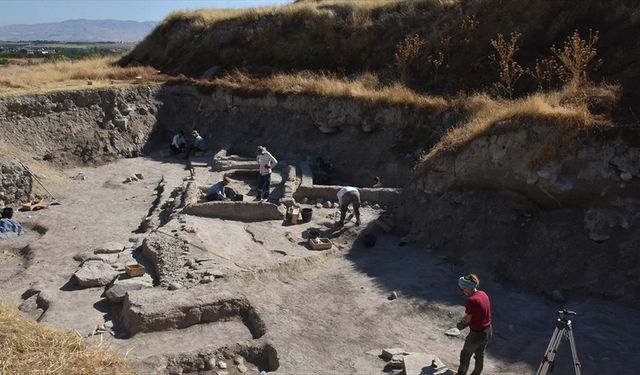 Arslantepe Höyüğü'nde 6 bin 400 yıllık fırın bulundu