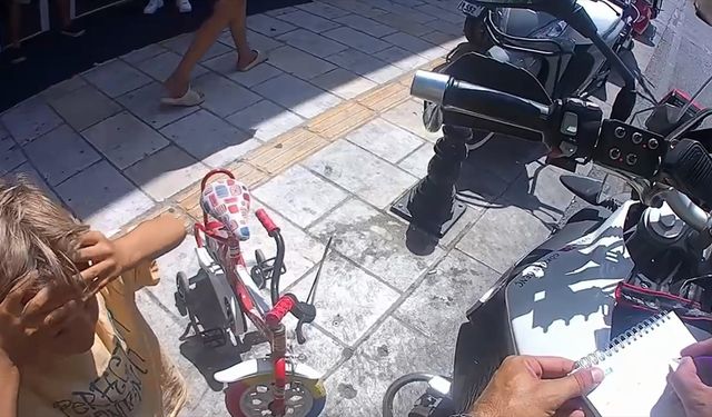 Bodrum'da polis ile bisikletli çocuğun "trafik cezası" diyaloğu gülümsetti