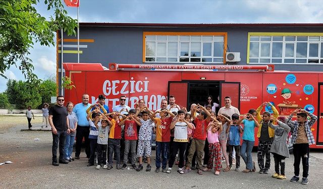 Gezici Kütüphane mevsimlik tarım işçilerinin çocuklarını kitap ve etkinliklerle buluşturdu