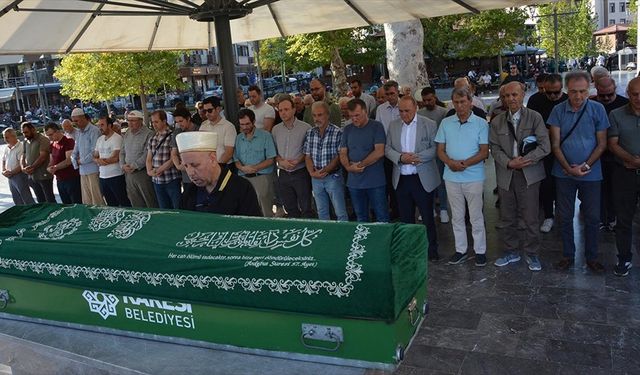 İstanbul'da ölen Türk Tarih Kurumu Şeref Üyesi Prof. Dr. İlgürel, Balıkesir'de son yolculuğuna uğurlandı