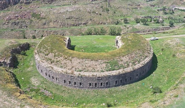 Kars'taki "Gemli Tabya" turizme kazandırılmayı bekliyor