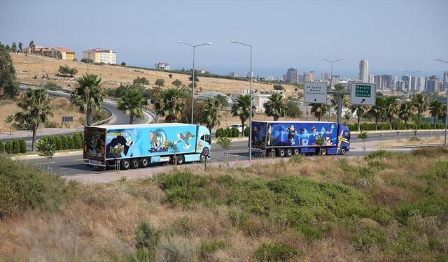 Mersin'de nakliye firması sahibi tırlarını çizgi film karakterlerinin fotoğraflarıyla süsletti