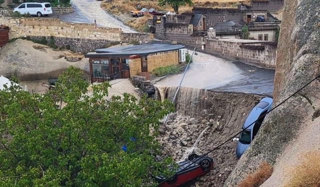 Nevşehir’de sağanak sonrası sel meydana geldi