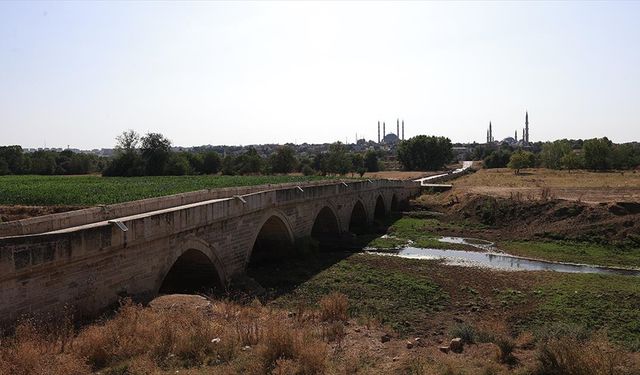 Tunca Nehri'nin bazı bölümlerinde su akışı durdu