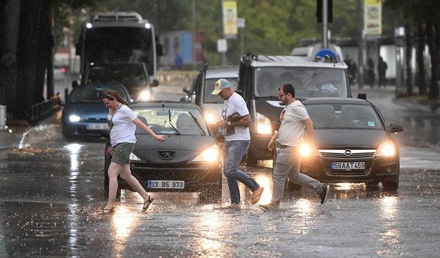 Edirne ve Kırklareli'nde sağanak etkili oldu