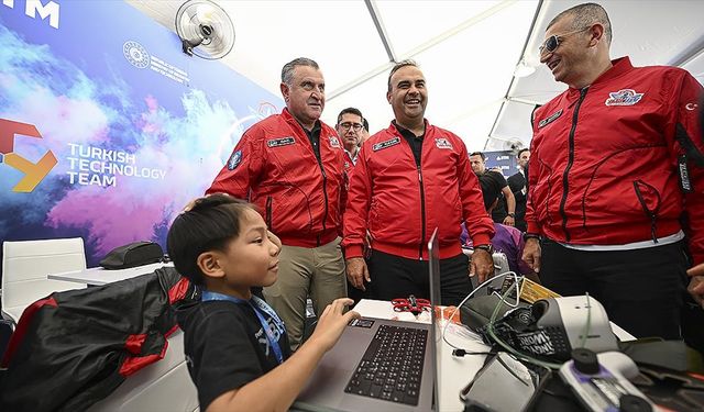 Bakan Kacır: Tam bağımsız Türkiye'nin meydanı TEKNOFEST'te bütün dünya gördü ki Türk milletinin iradesi sarsılmaz