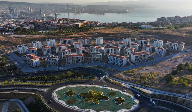 İzmir depreminin üzerinden geçen 4 yılda hak sahiplerine 4 bin 602 konut teslim edildi