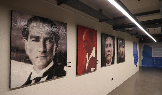 İzmir Kültür Yolu Festivali'nde Atatürk temalı eserler ilgi görüyor