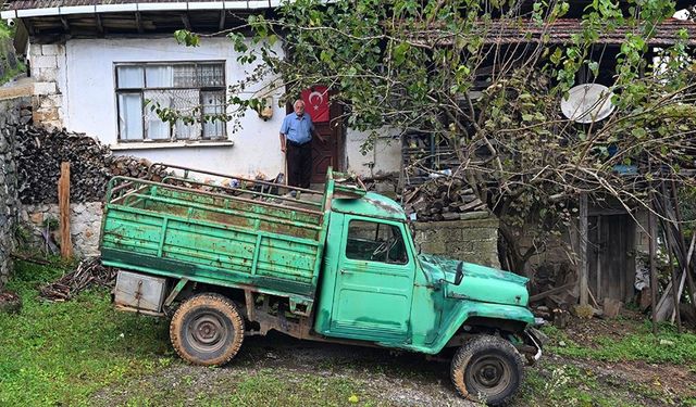 Trabzon'da 83 yaşındaki emekli şoför, 70 yaşındaki kamyonetine gözü gibi bakıyor