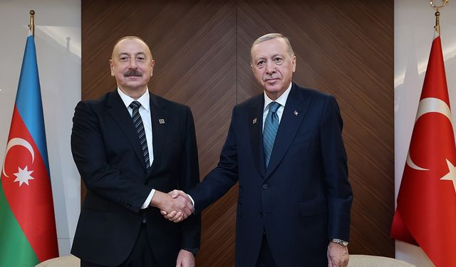 Cumhurbaşkanı Erdoğan, Azerbaycan Cumhurbaşkanı Aliyev ile bir araya geldi