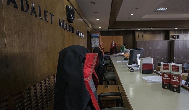 İstanbul Barosu Başkanı Kaboğlu ve Yönetim Kurulu üyelerinin görevlerine son verildi