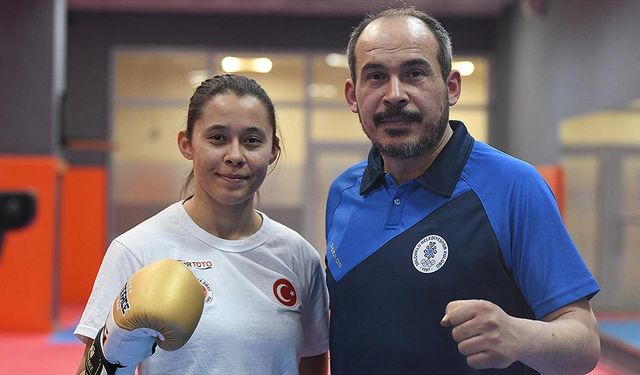 Milli formayı terletemeyen babasını kazandığı başarılarla gururlandırıyor