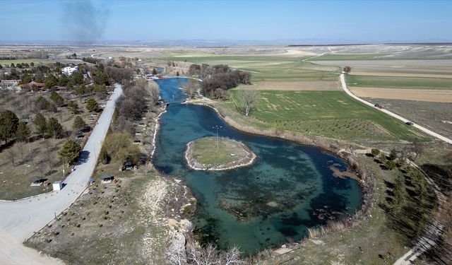 Sakarya Nehri'nin kaynağı olan "bozkırın ortasındaki vaha" Sakaryabaşı görüntülendi