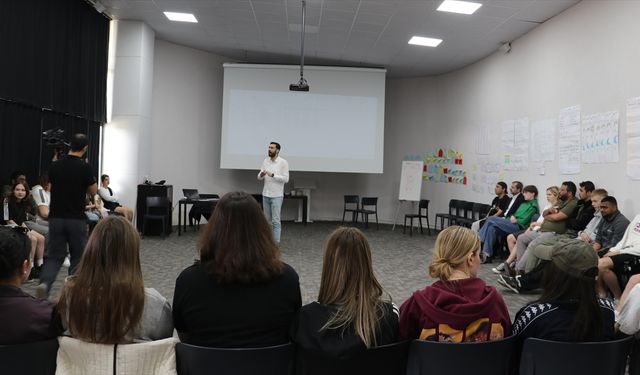 Bursa'dan Avrupa'ya uzanan "gönül köprüsü" ile 800 kişi mesleki ve kişisel becerilerini geliştirdi