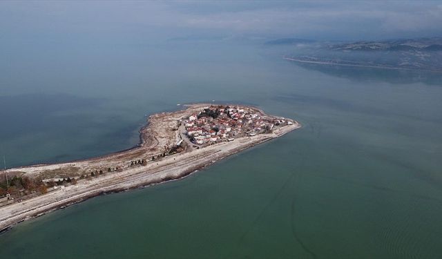 Eğirdir Gölü'nün su ekosistemi mercek altında
