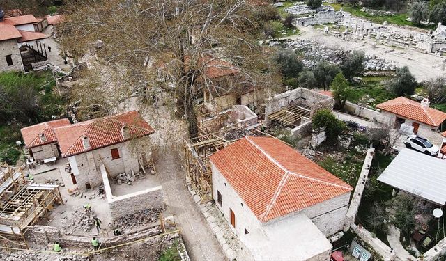 "Gladyatörler şehri" Stratonikeia, ziyaretçilerini bayram tatilinde de tarihi yolculuğa çıkardı