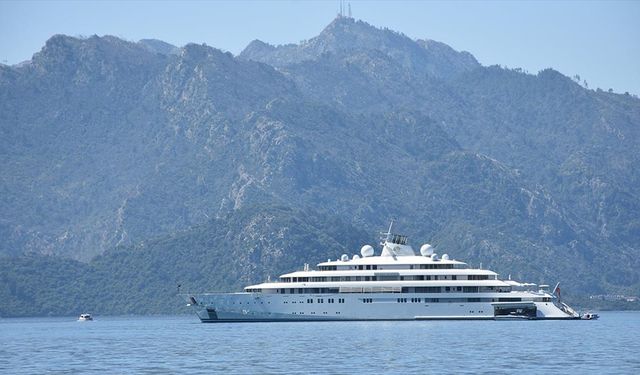 Mega yat "Golden Odyssey" Marmaris Körfezi'ne demirledi