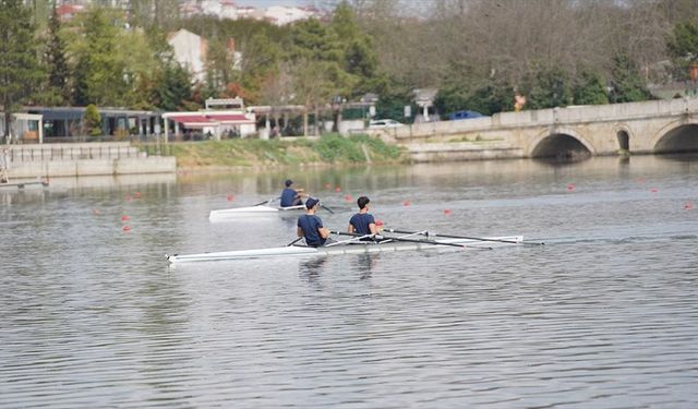 Milli kürekçiler Meriç Nehri'nde kampa girecek