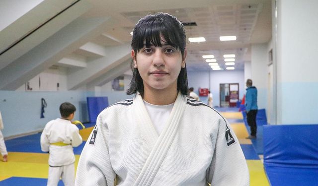 Türkiye şampiyonu Diyarbakırlı kuraş sporcusu Hilal Göktekin'in hedefi Avrupa şampiyonluğu