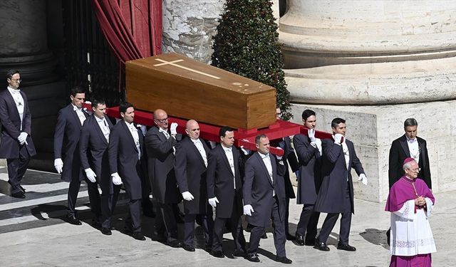 Vatikan'da Papa Franciscus için cenaze töreni düzenleniyor