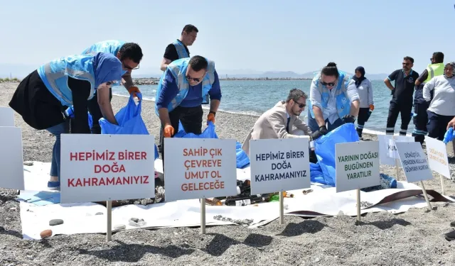 Balıkesir'de Deniz Çöpleri İzleme Programı ile kıyı temizliği yapıldı