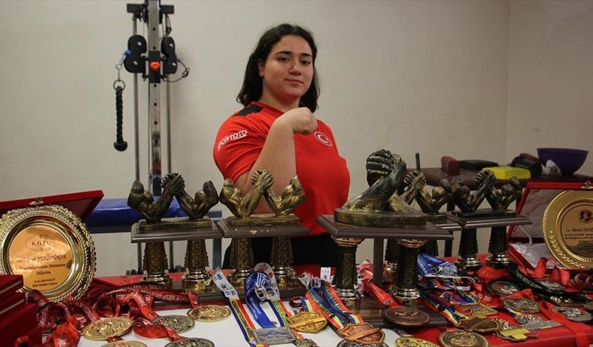 Bilek güreşinde 38 madalya sahibi Merve Yenidünya, Dünya Şampiyonası'na hazırlanıyor