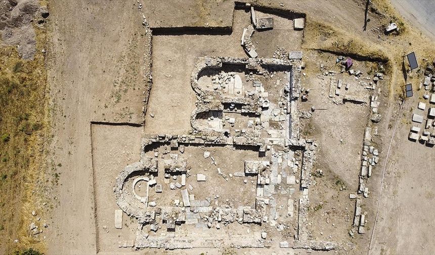 Uşak'taki Sebaste Antik Kenti'nde hamam kalıntıları ortaya çıkarıldı