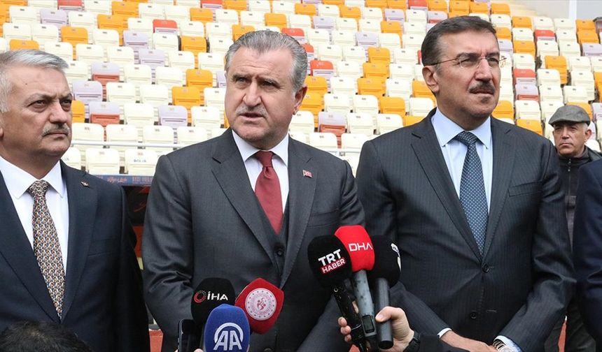 Gençlik ve Spor Bakanı Bak, Yeni Malatya Stadyumu'nda incelemede bulundu