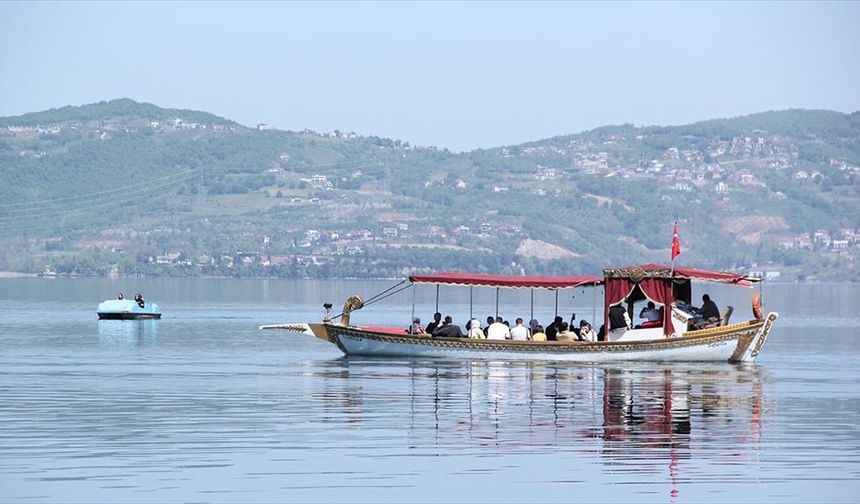 Bayram tatili Batı Karadeniz ve Doğu Marmara'nın turizm merkezlerini hareketlendirdi