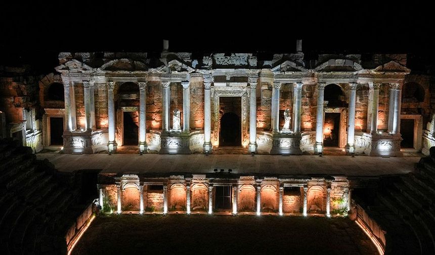 Pamukkale'de turizmciler 3 milyon ziyaretçi hedefinin gece müzeciliğiyle aşılacağını düşünüyor