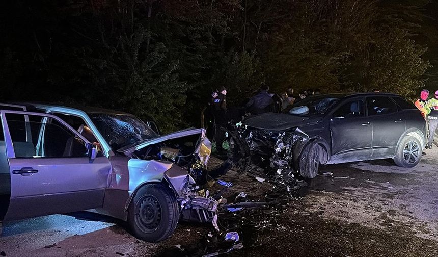 Tokat'ta cip ile otomobilin çarpıştığı kazada 7 kişi yaralandı