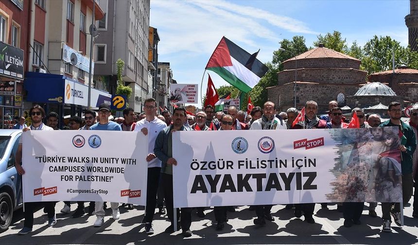 Üniversiteliler İsrail'in Gazze'ye yönelik saldırılarını protesto etti