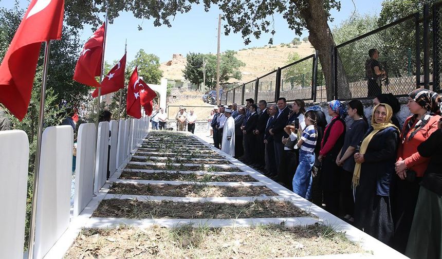 Mardin'de 37 yıl önce PKK'lı teröristlerce katledilen 30 kişi törenle anıldı