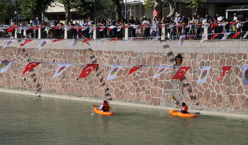 Çankırı'da kano yarışları düzenlendi